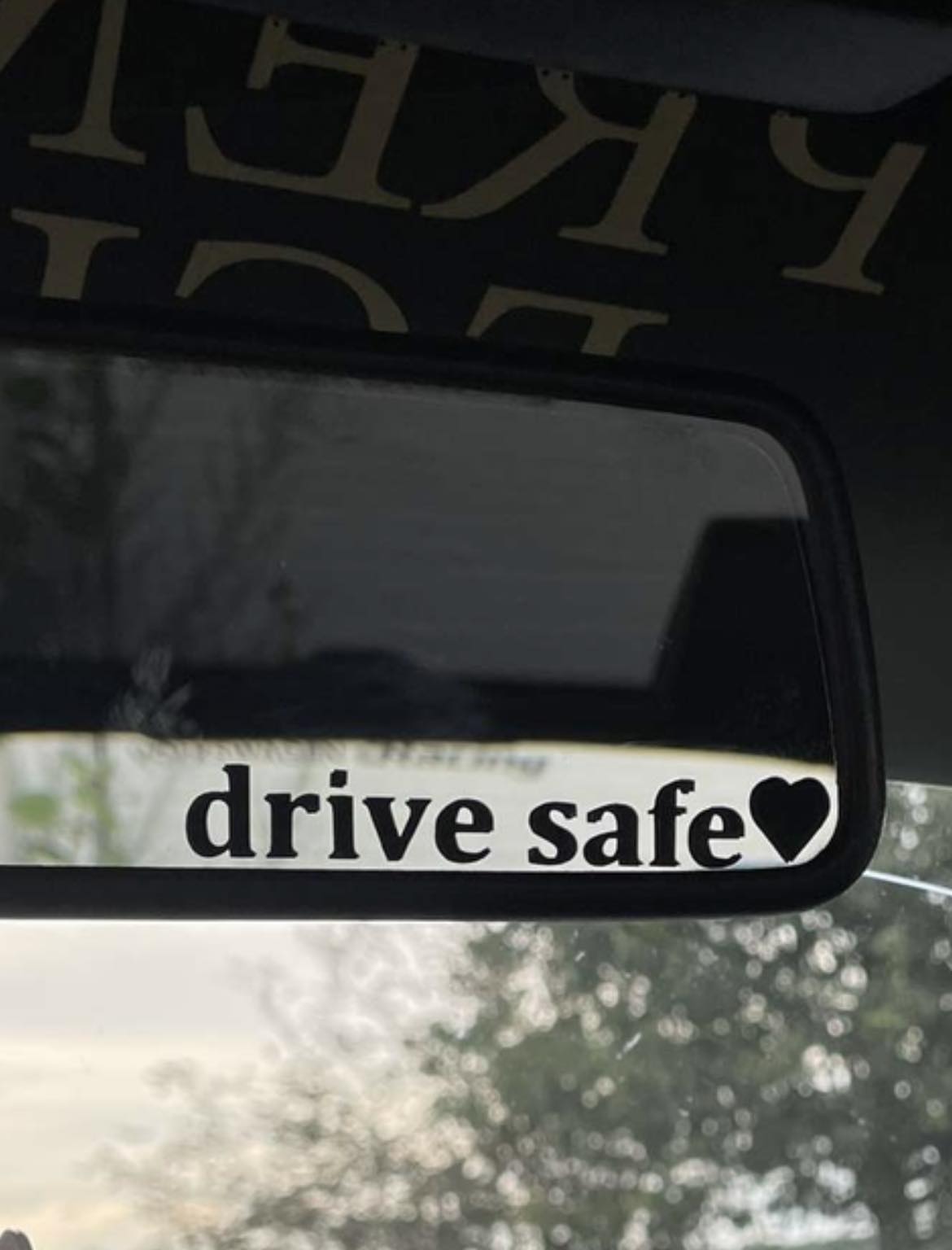 Dekal | "drive safe"