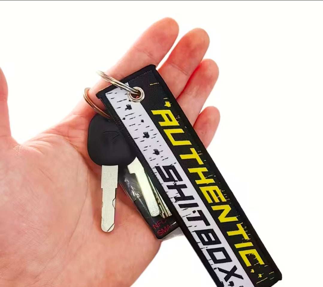 Authentic Shitbox broderad nyckelring